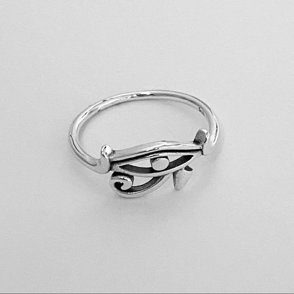 Sterling Silver Little Ra Eye Ring, Evil Eyes, Eyebrows, Silver Rings, Eyelashes - Picture 4 of 12